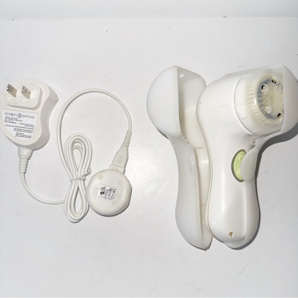Clarisonic Mia 2 Facal Sonic Skin Cleansing Travel case Charging cord - Picture 5 of 6